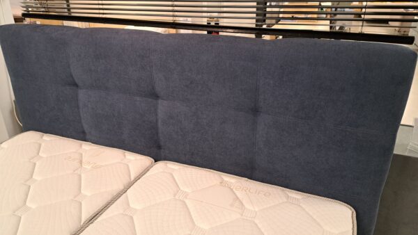 Opruiming boxspring 180-200 hoofdbord kleur blauw